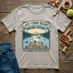 Lake Town Resort Souvenir Apparel Labrador graphic tee in ice grey — Paws & Reflect